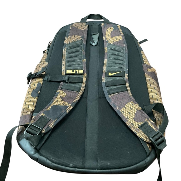 Nike Hoops Elite Pro Men\'s Basketball Backpack Brown/Black Camouflage Nike Hoops Elite Pro Men\'s Basketball Backpack Brown/Black Camouflage